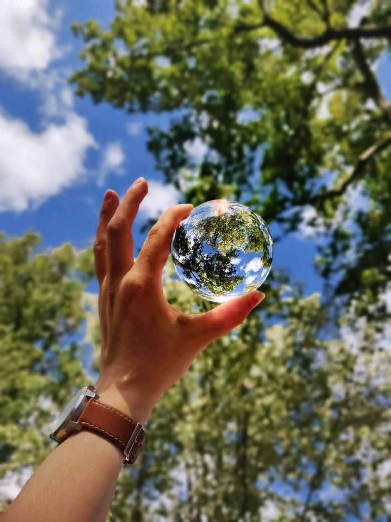 Glaskugelfoto_Foto von Margot Richard auf Unsplash